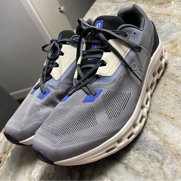 On Running Cloudstratus Men’s size 13 Sneakers, Fossil/Midnigh - Picture 3 of 11